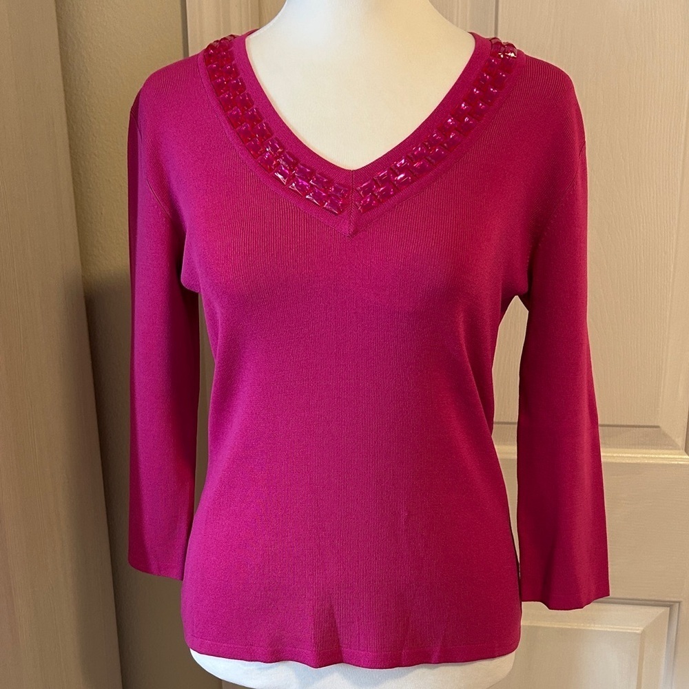 Joseph A Pink V-Neck Sweater with Embellishments Sz M